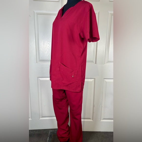 Burgundy Grey’s Anatomy Women’s   Scrub Set Size Large - Picture 2 of 16